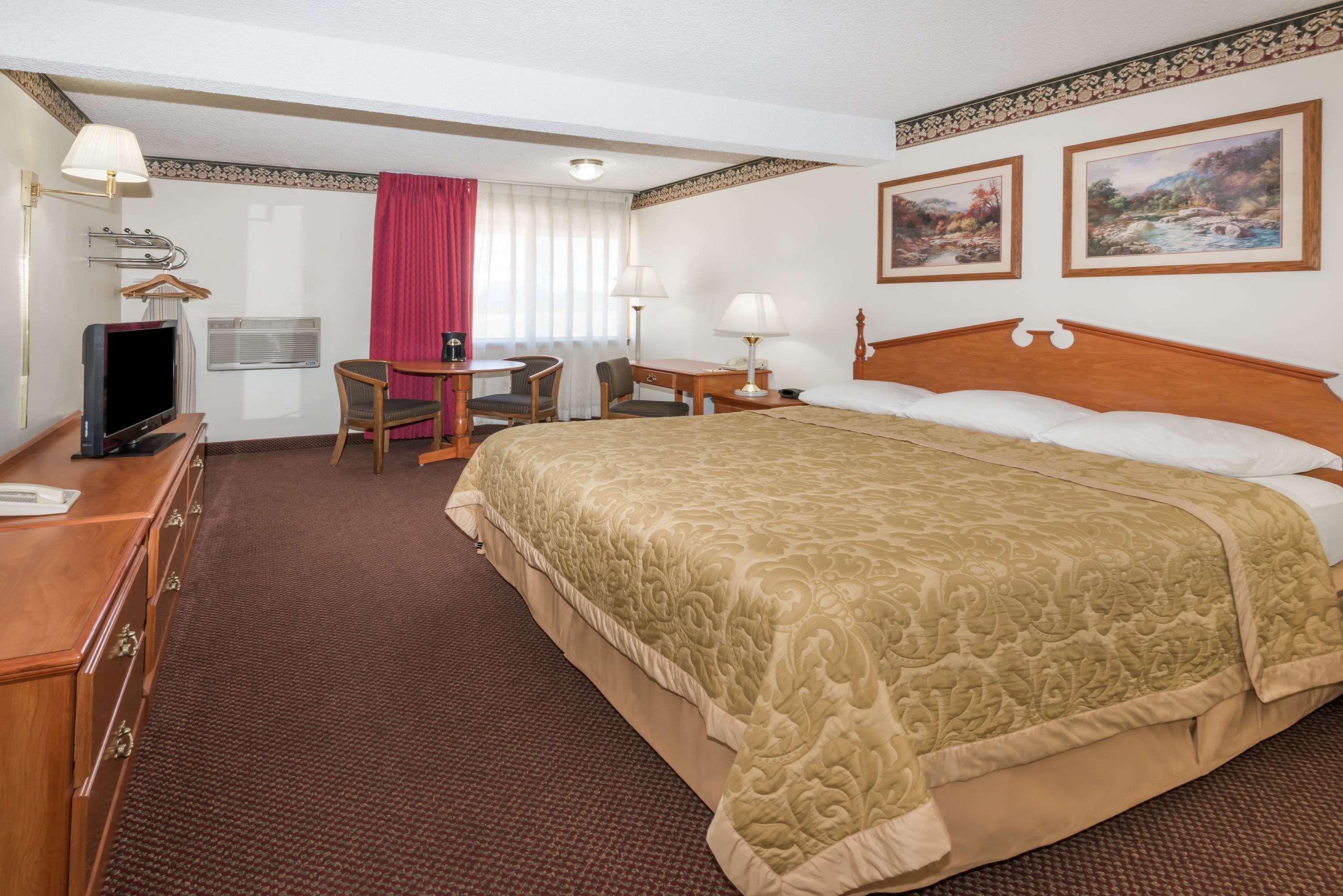 Super 8 By Wyndham Laramie Ξενοδοχείο Εξωτερικό φωτογραφία